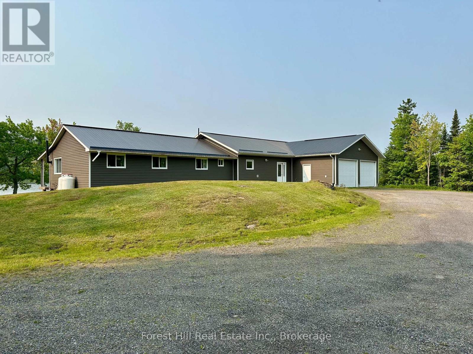 315 Little Long Lake Road, Parry Sound Remote Area, Ontario  P0H 1S0 - Photo 3 - X12205612