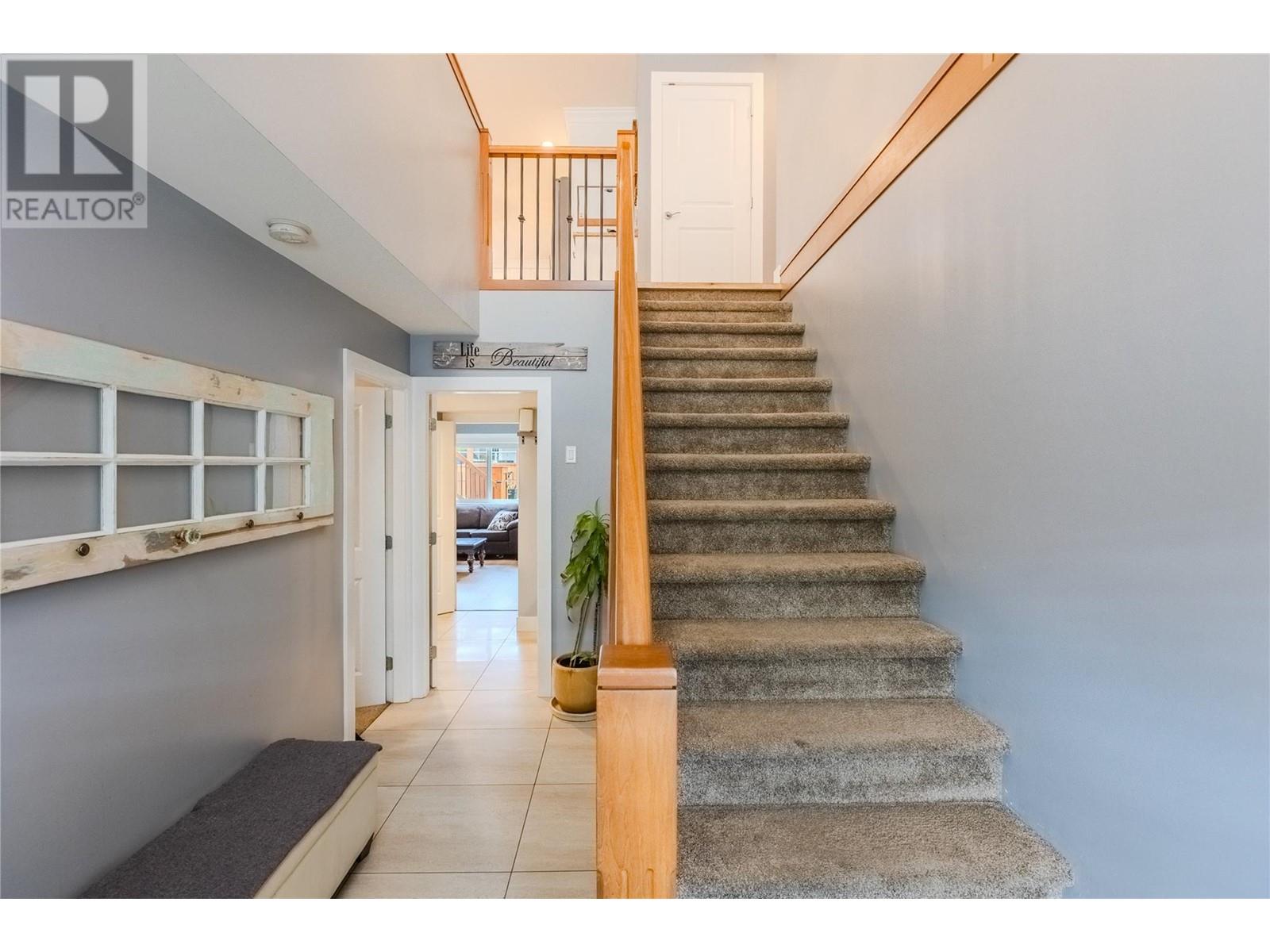 Property at 2772 BEACHMOUNT Crescent image 4