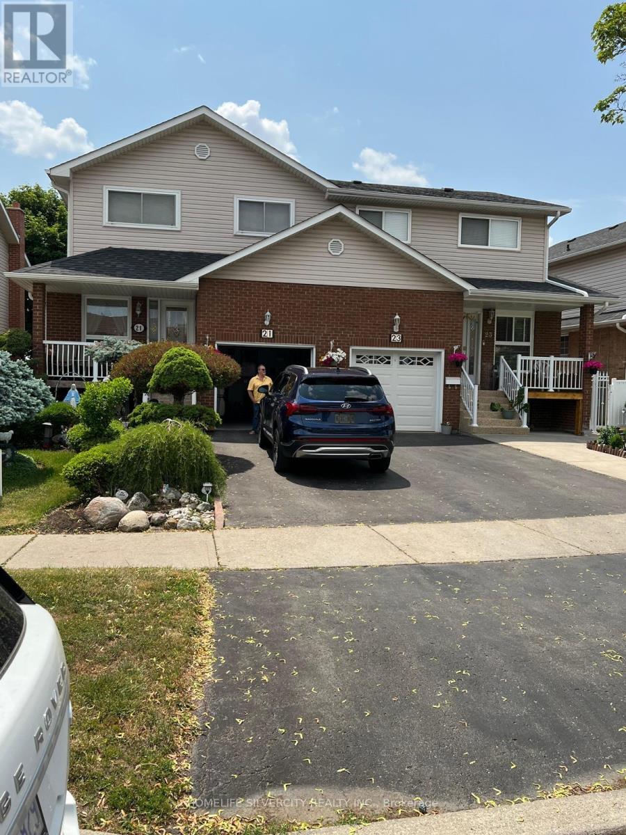 21 Ashford Court, Brampton, Ontario  L6V 3E2 - Photo 1 - W12205348