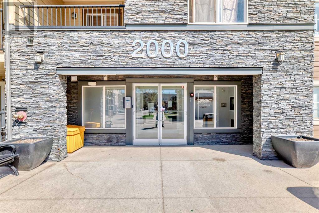 Property at 2425, 81 Legacy Boulevard SE image 4