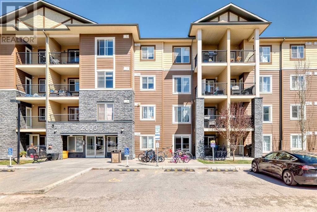 Property at 2425, 81 Legacy Boulevard SE image 1