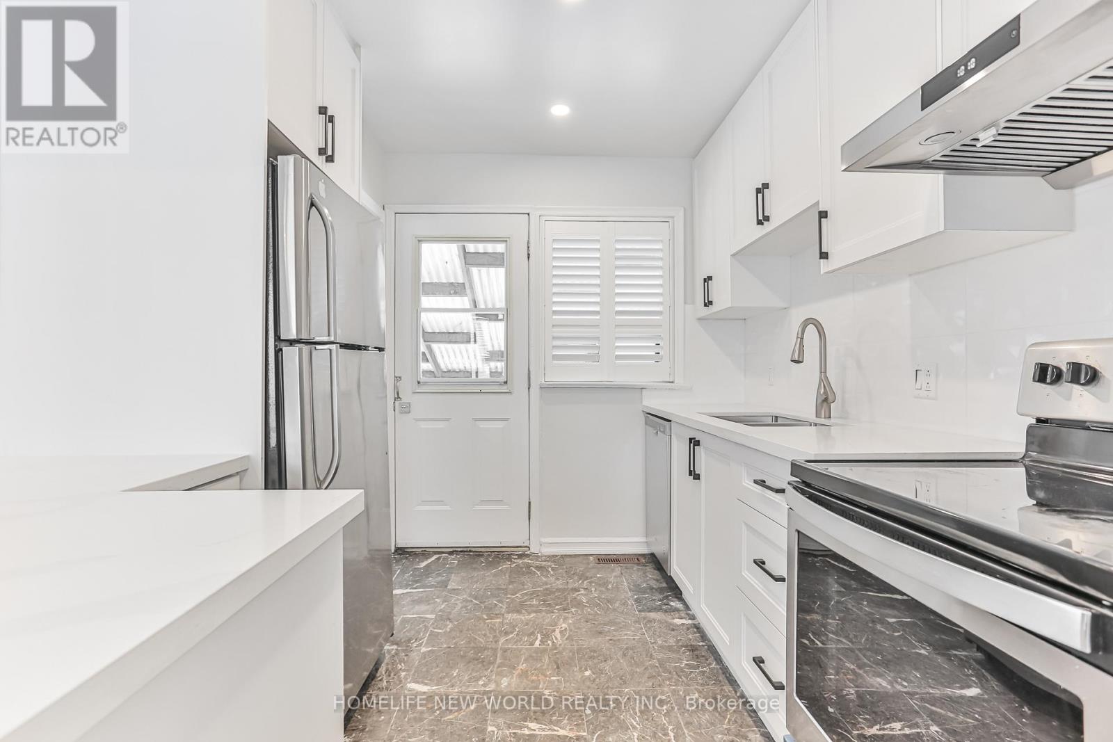 3 Erlesmere Avenue, Brampton, Ontario  L6W 2T4 - Photo 6 - W12205602