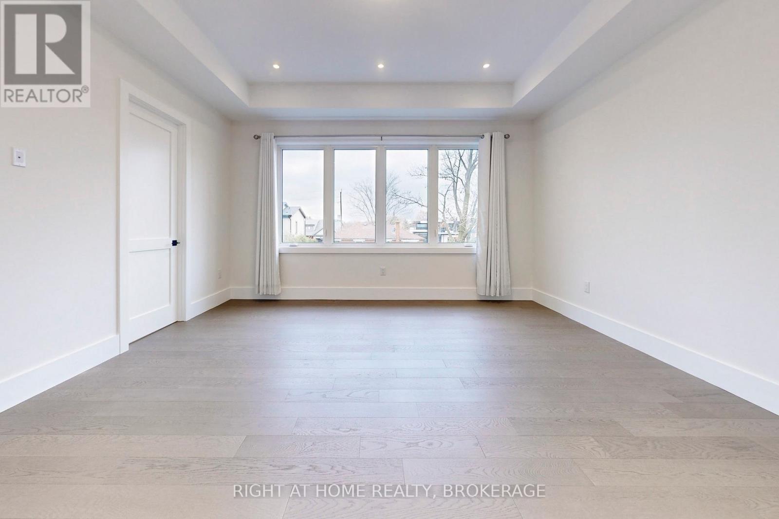 274 Weighton Drive, Oakville, Ontario  L6K 2R1 - Photo 14 - W12205609