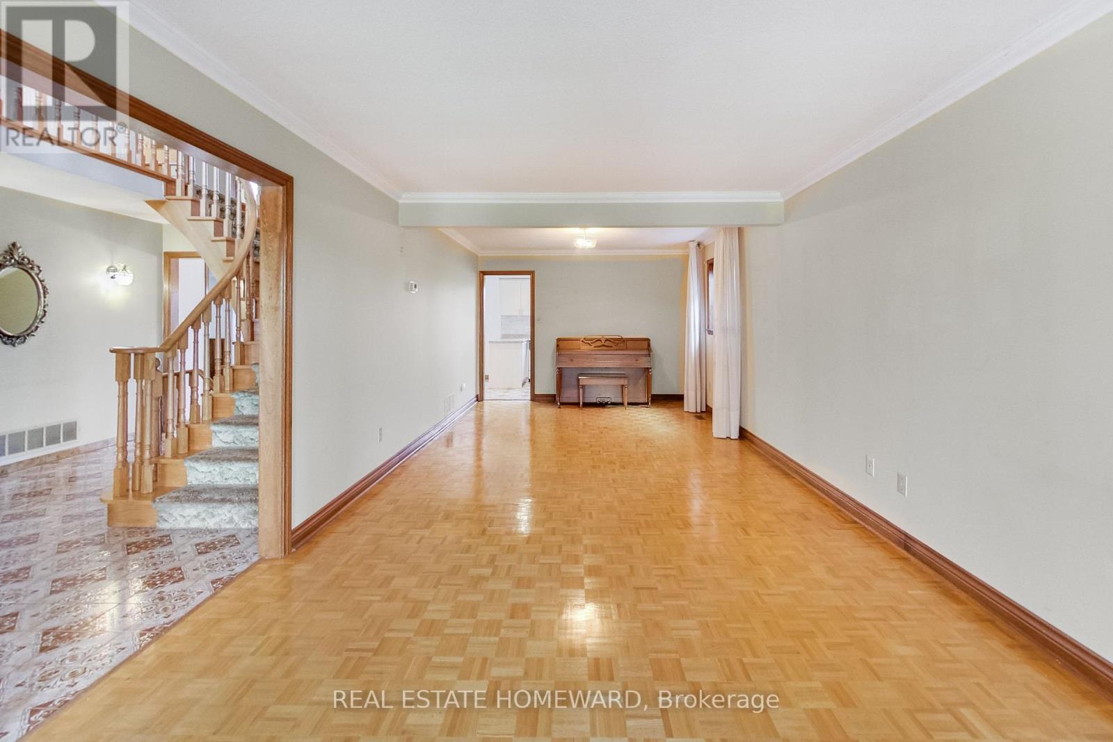 81a St Andrews Boulevard, Toronto, Ontario  M9R 1W4 - Photo 10 - W12205625