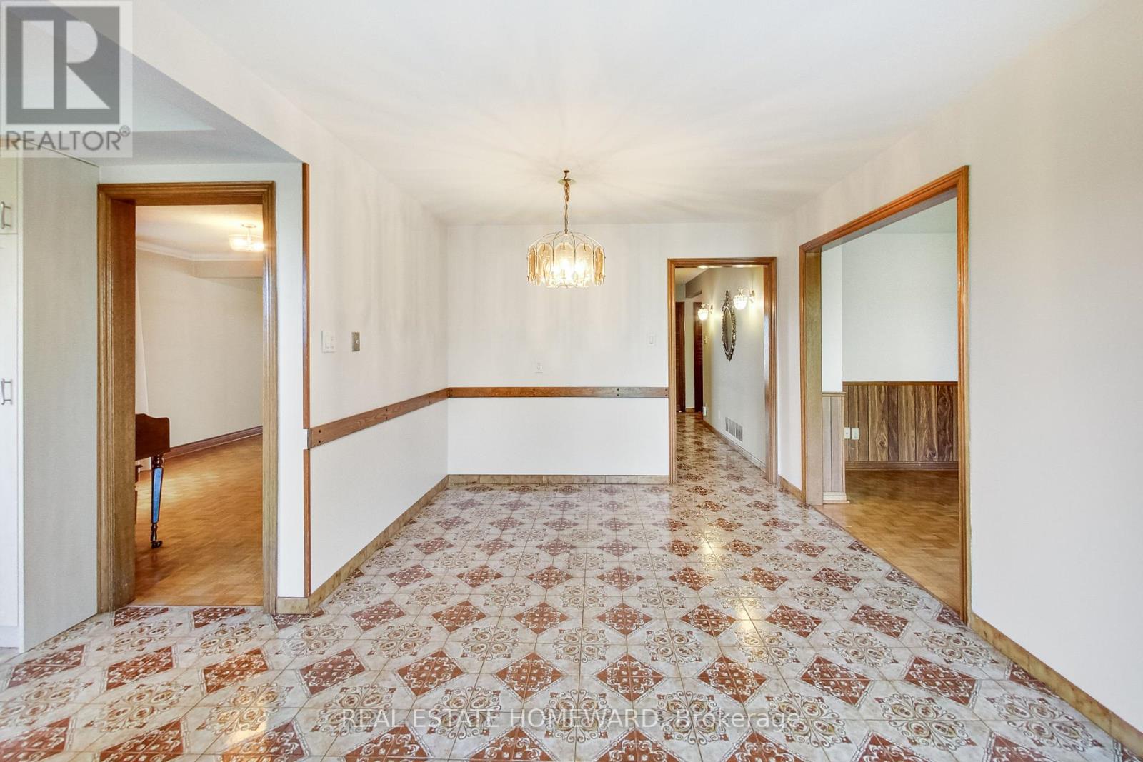 81a St Andrews Boulevard, Toronto, Ontario  M9R 1W4 - Photo 13 - W12205625