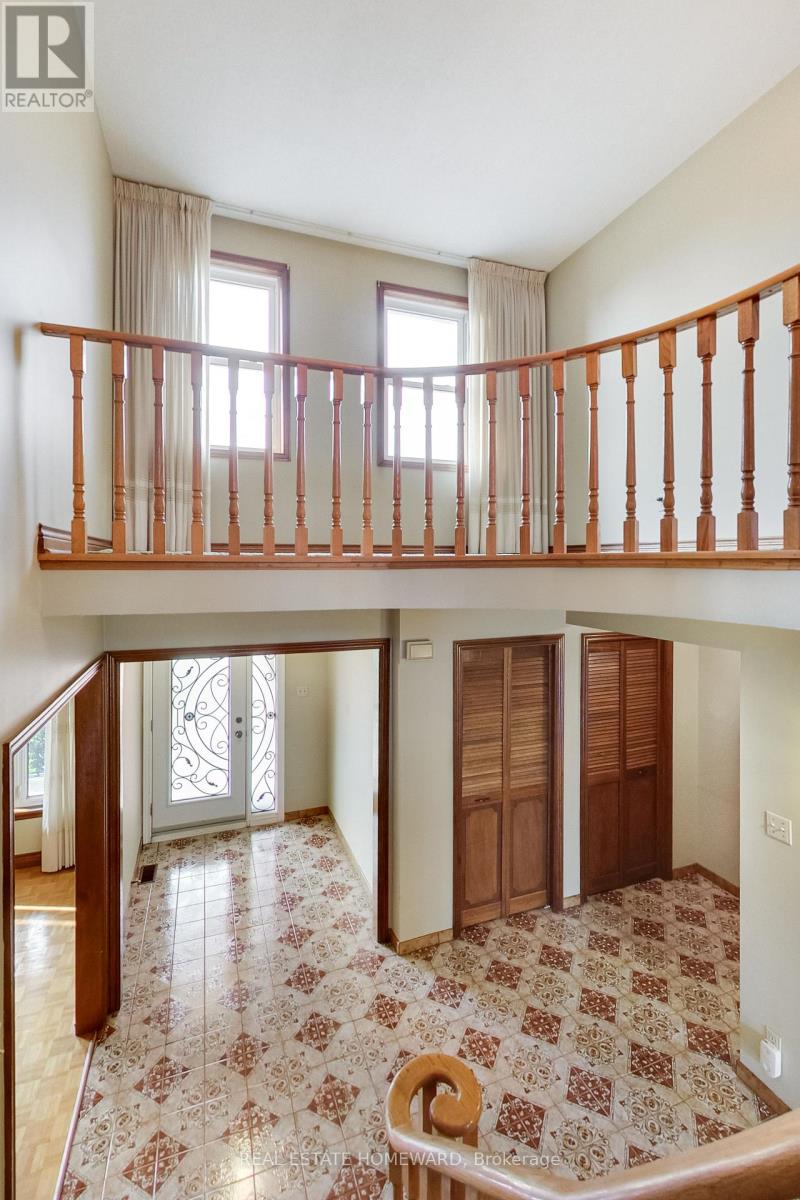 81a St Andrews Boulevard, Toronto, Ontario  M9R 1W4 - Photo 17 - W12205625