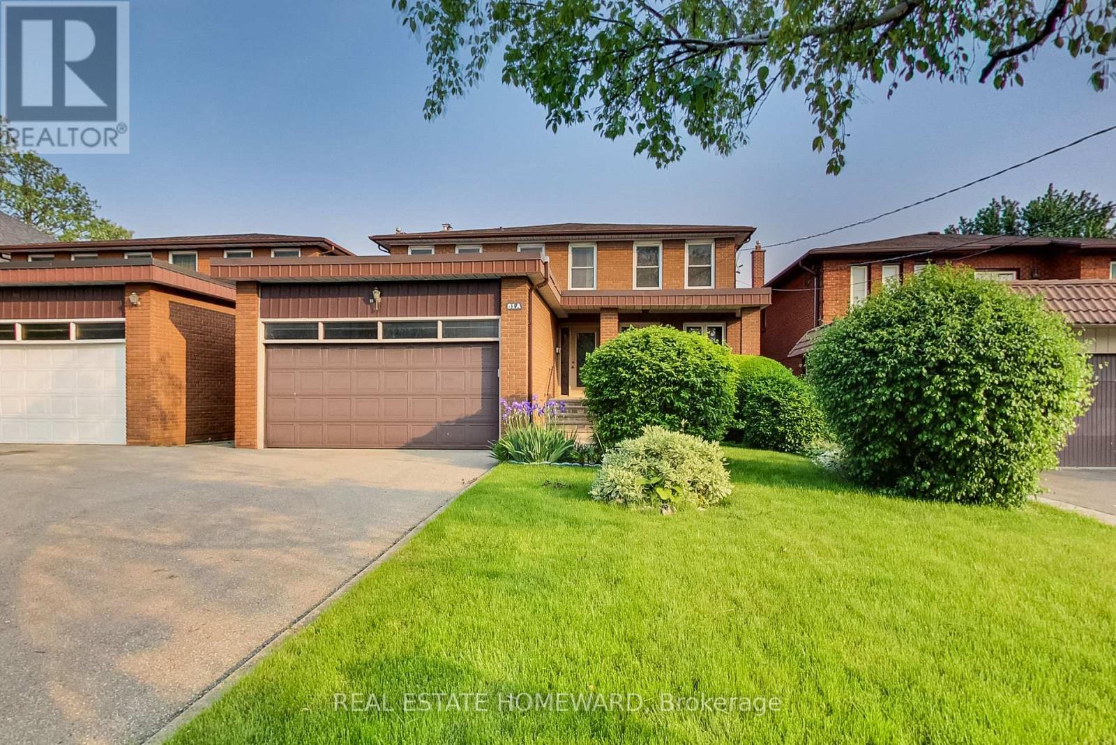 81a St Andrews Boulevard, Toronto, Ontario  M9R 1W4 - Photo 3 - W12205625