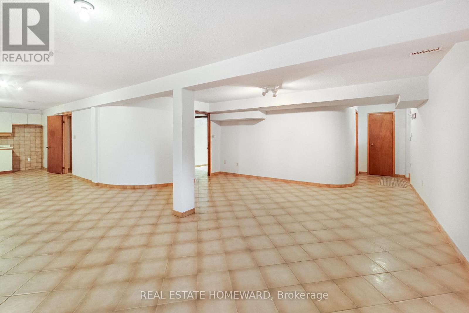 81a St Andrews Boulevard, Toronto, Ontario  M9R 1W4 - Photo 30 - W12205625
