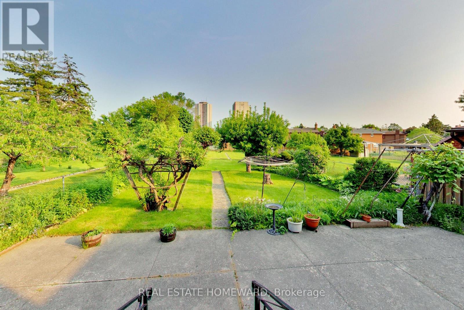 81a St Andrews Boulevard, Toronto, Ontario  M9R 1W4 - Photo 33 - W12205625
