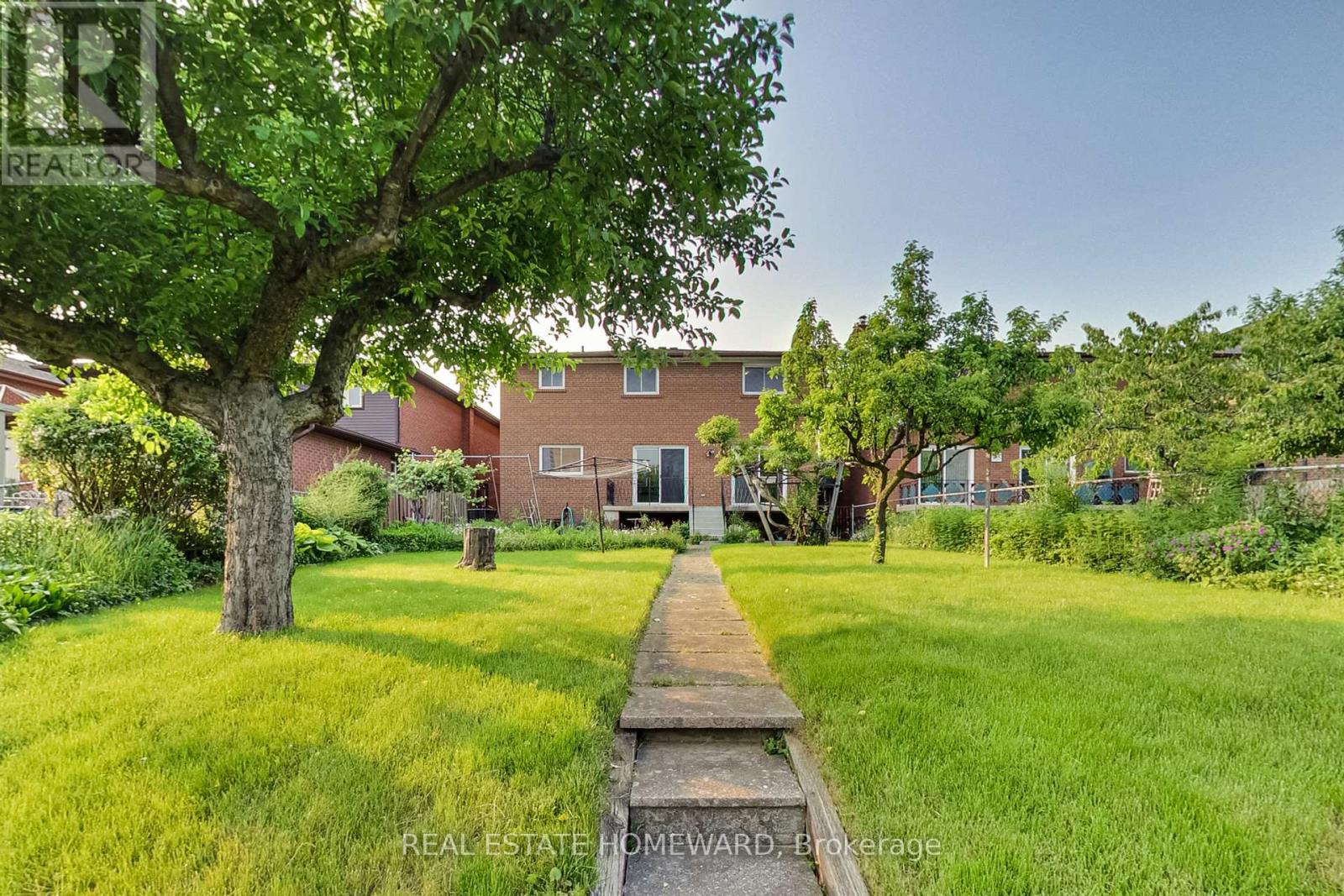 81a St Andrews Boulevard, Toronto, Ontario  M9R 1W4 - Photo 35 - W12205625