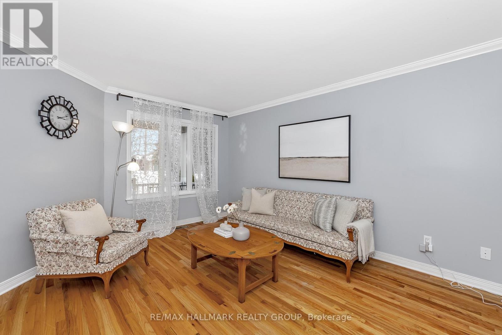 63 Newborough Crescent, Ottawa, Ontario  K2G 6A5 - Photo 2 - X12205642