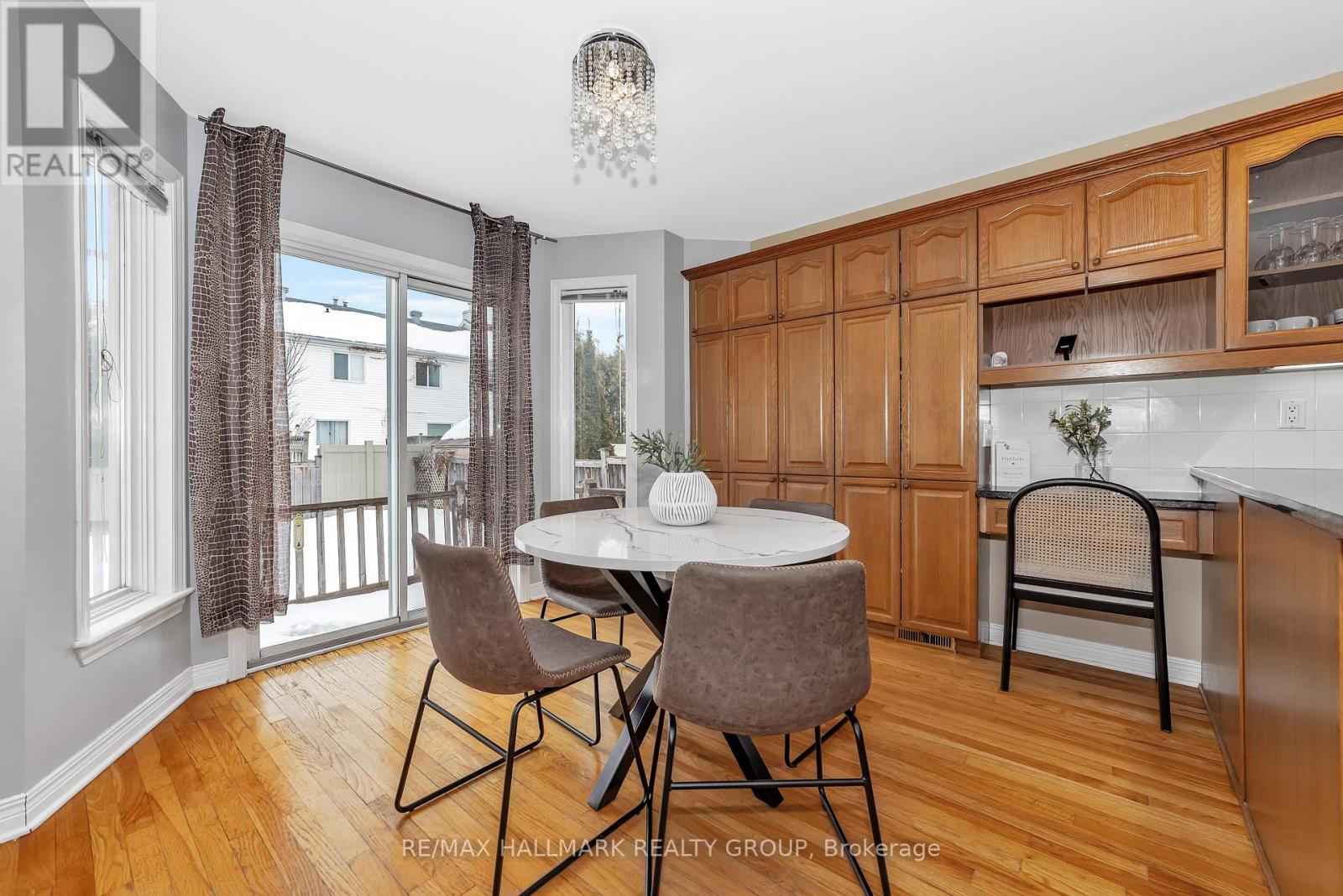 63 Newborough Crescent, Ottawa, Ontario  K2G 6A5 - Photo 5 - X12205642