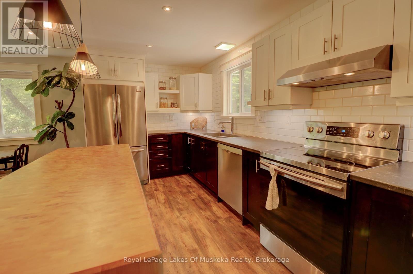 38 Florence Street W, Huntsville, Ontario  P1H 1V4 - Photo 5 - X12205635