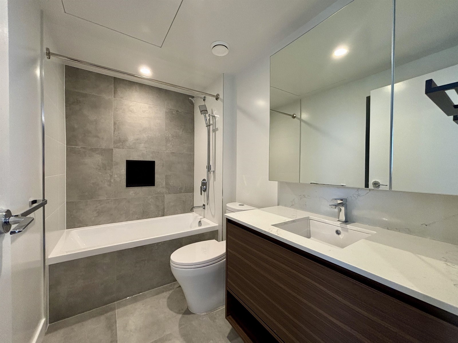 3002 13745 George Street, Surrey, British Columbia  V3T 4Y3 - Photo 8 - R3012713