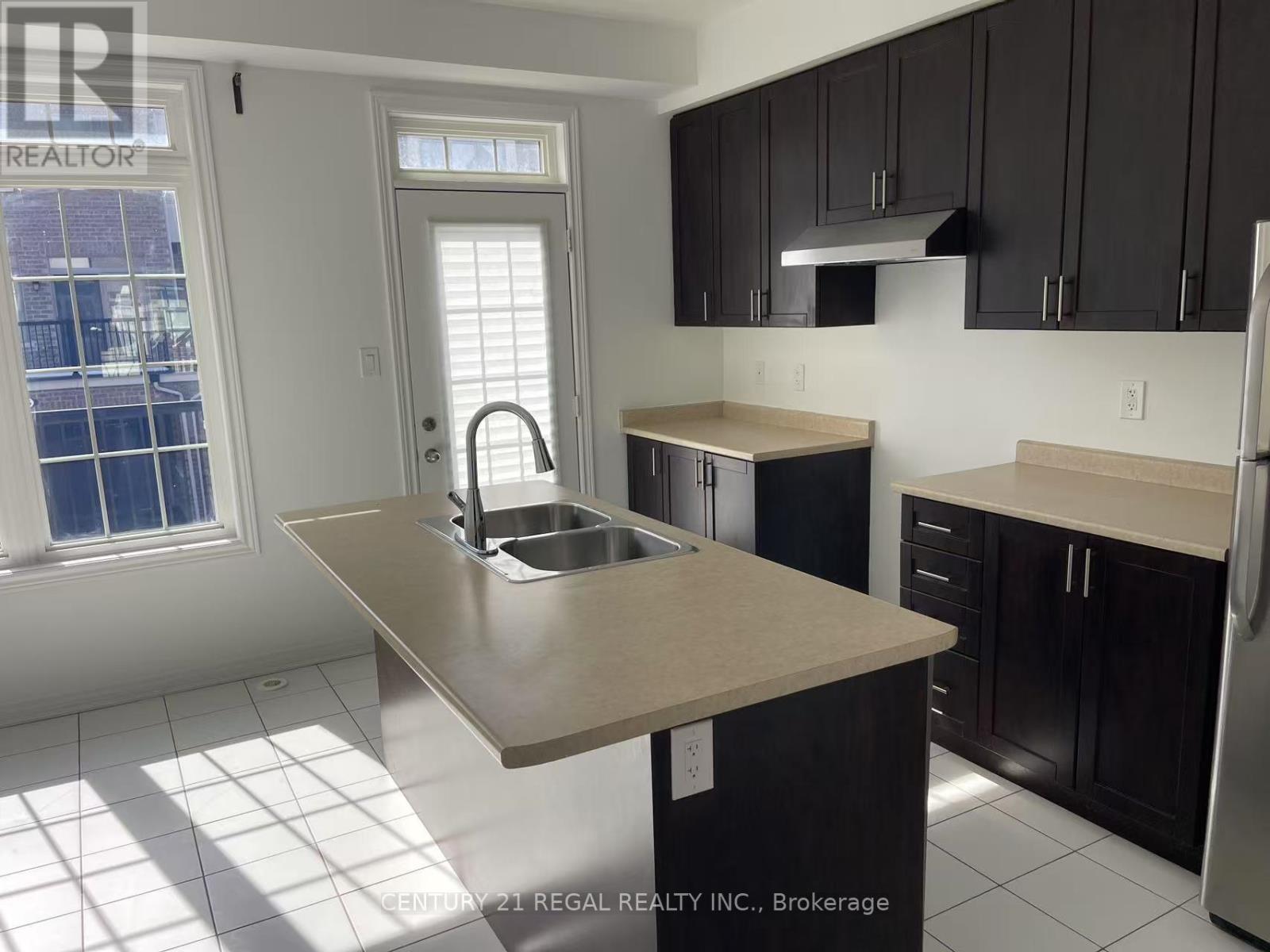 29 Rougeview Park Crescent, Markham, Ontario  L6E 0S7 - Photo 10 - N12147390