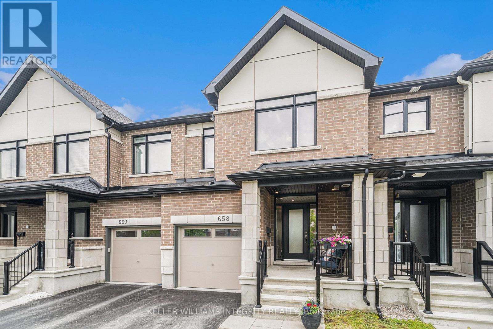 658 Putney Crescent, Ottawa, Ontario  K2S 2N7 - Photo 1 - X12203873