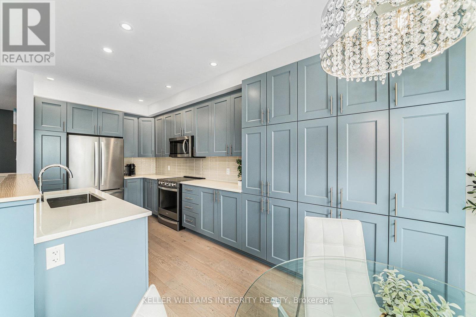 658 Putney Crescent, Ottawa, Ontario  K2S 2N7 - Photo 7 - X12203873