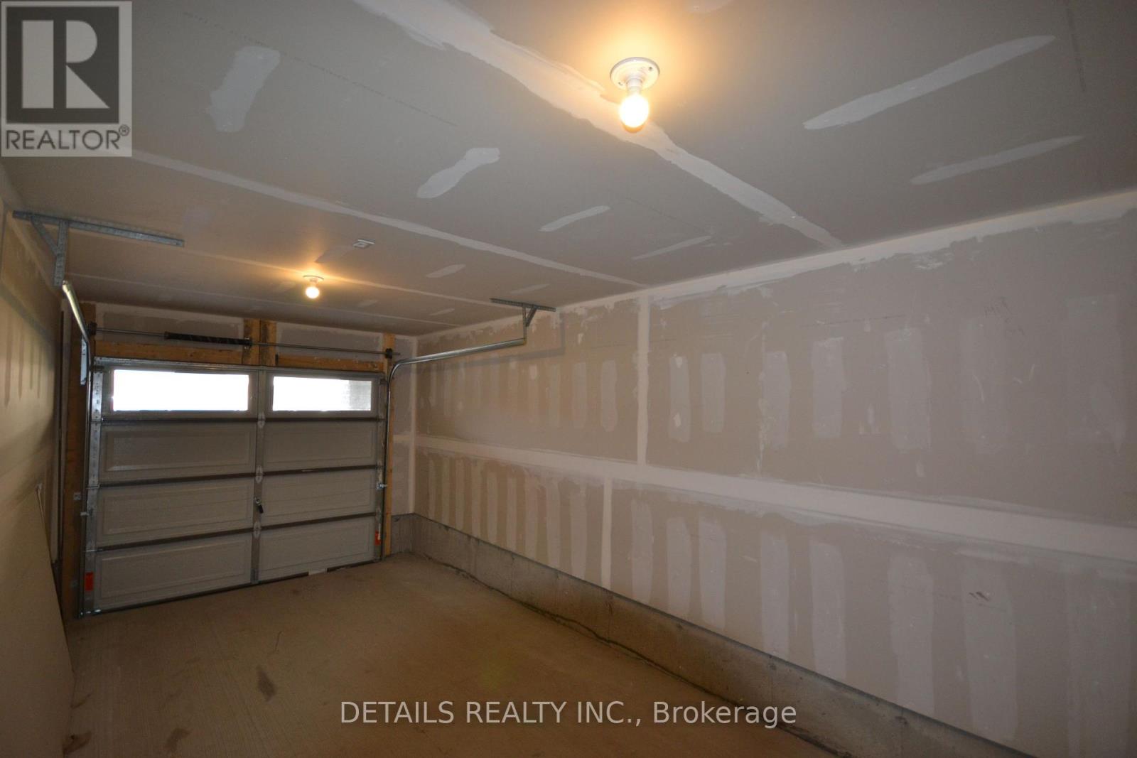 300 Ilmenite Private, Ottawa, Ontario  K2J 7C8 - Photo 31 - X12205497