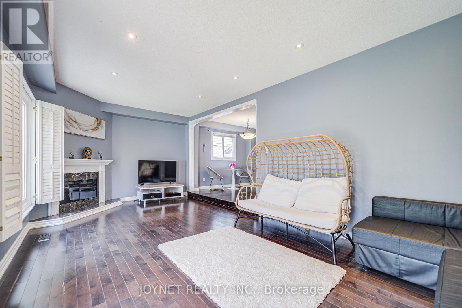 3218 Valcourt Crescent, Mississauga, Ontario  L5L 5J9 - Photo 16 - W12205331
