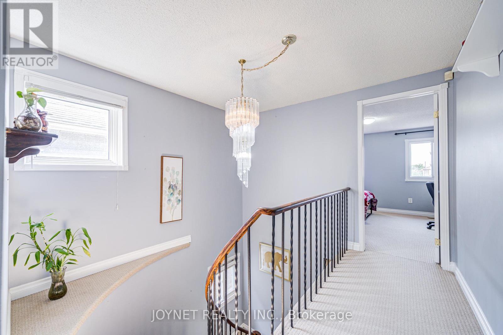 3218 Valcourt Crescent, Mississauga, Ontario  L5L 5J9 - Photo 18 - W12205331