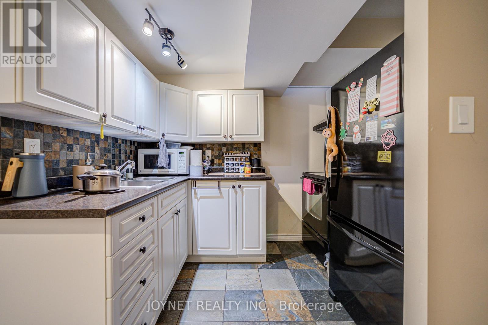 3218 Valcourt Crescent, Mississauga, Ontario  L5L 5J9 - Photo 27 - W12205331