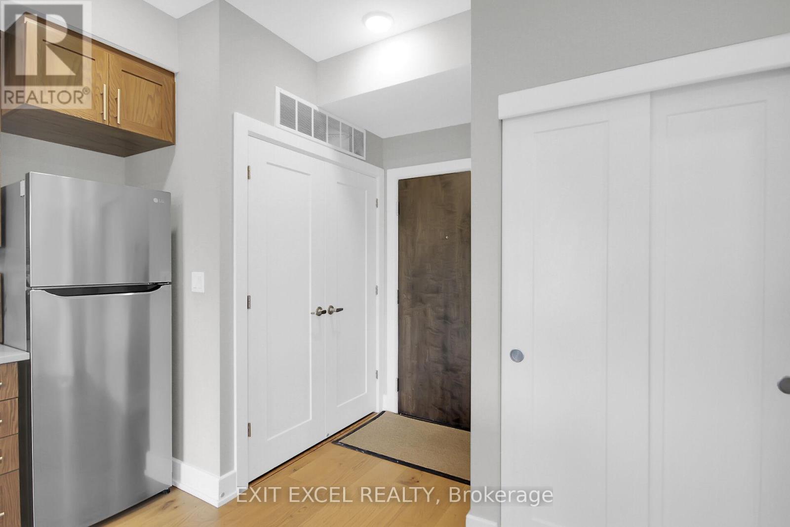 307 - 615 Longfields Drive, Ottawa, Ontario  K2J 6J3 - Photo 3 - X12205657