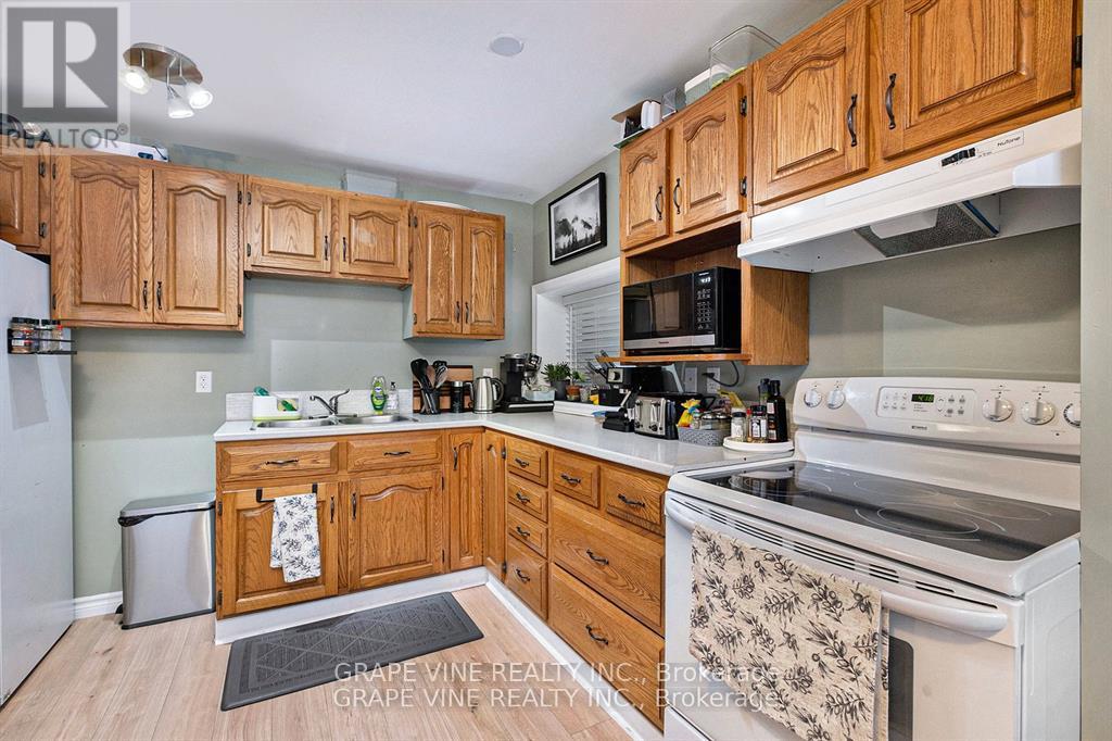 261 Elgin Street W, Arnprior, Ontario  K7S 1P5 - Photo 10 - X12205662