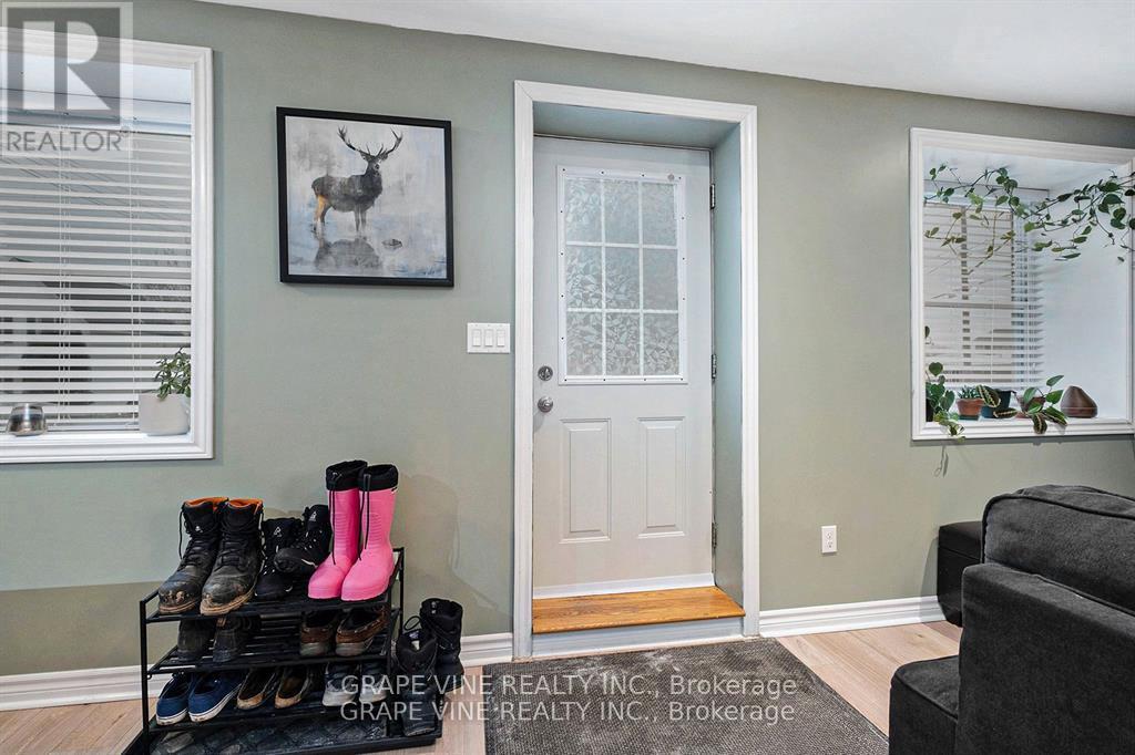 261 Elgin Street W, Arnprior, Ontario  K7S 1P5 - Photo 3 - X12205662
