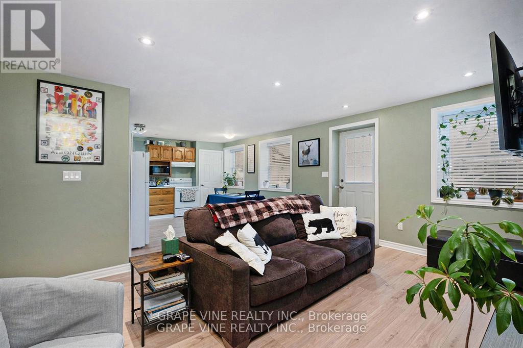 261 Elgin Street W, Arnprior, Ontario  K7S 1P5 - Photo 8 - X12205662