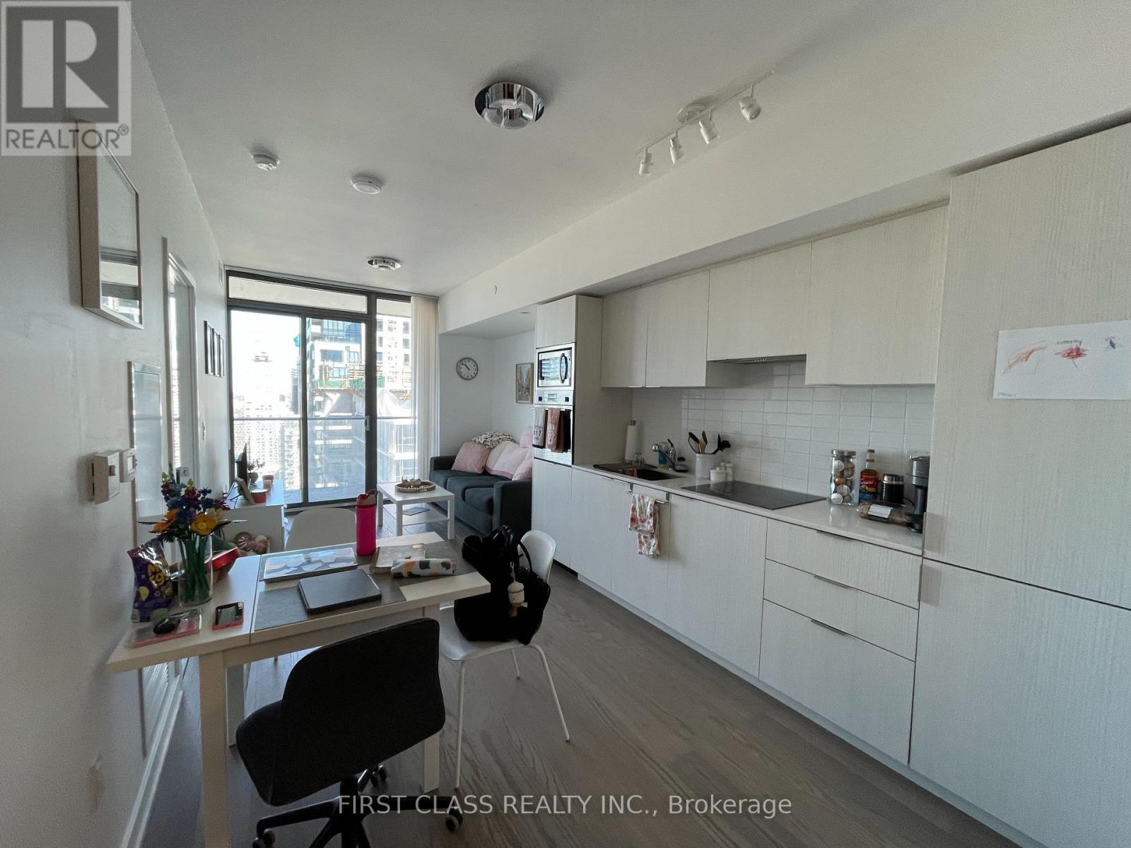 4509 - 11 Wellesley Street W, Toronto, Ontario  M4Y 1E8 - Photo 2 - C12205645