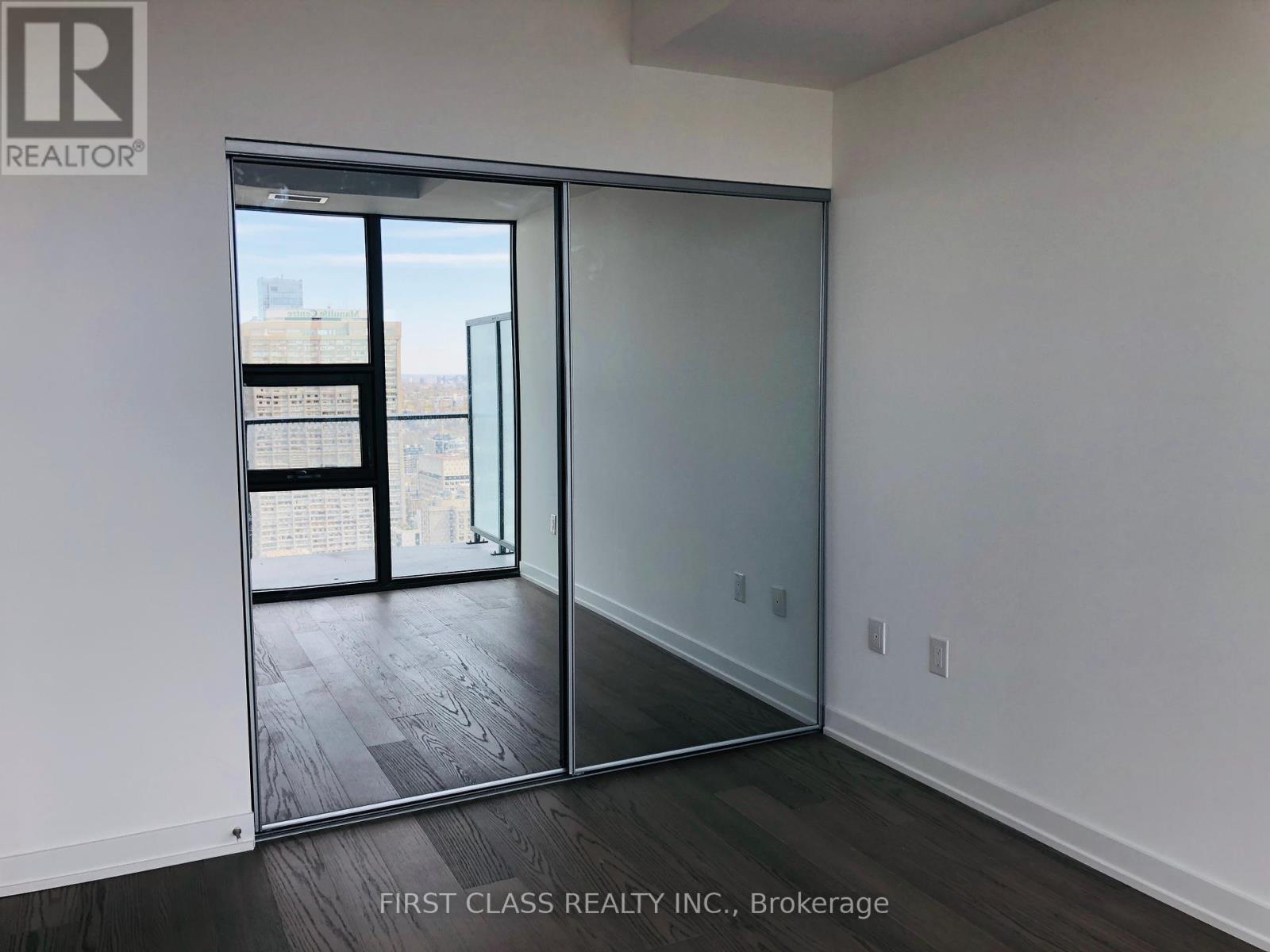 4509 - 11 Wellesley Street W, Toronto, Ontario  M4Y 1E8 - Photo 8 - C12205645