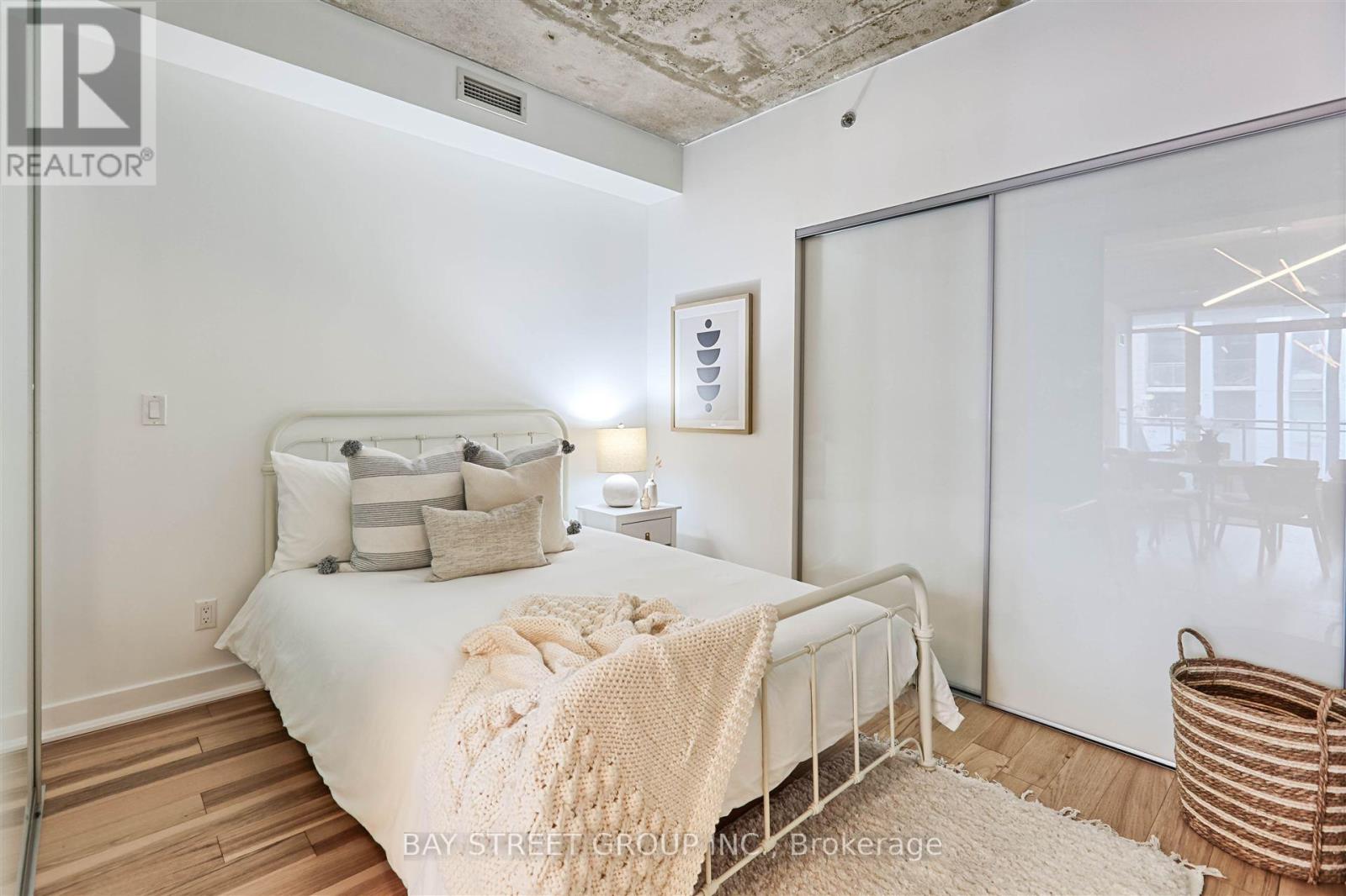 218 - 20 Minowan Miikan Lane, Toronto, Ontario  M6J 0E5 - Photo 12 - C12205653
