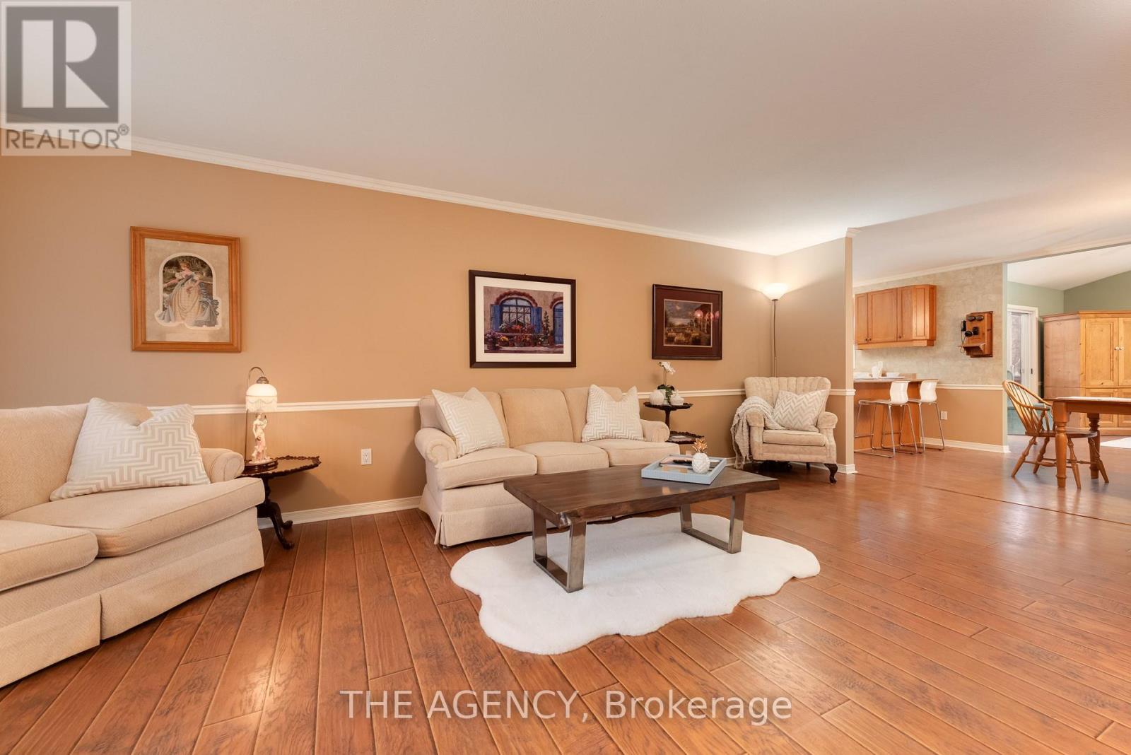 5 Springwood Crescent, Gravenhurst, Ontario  P1P 1Z1 - Photo 3 - X12107872