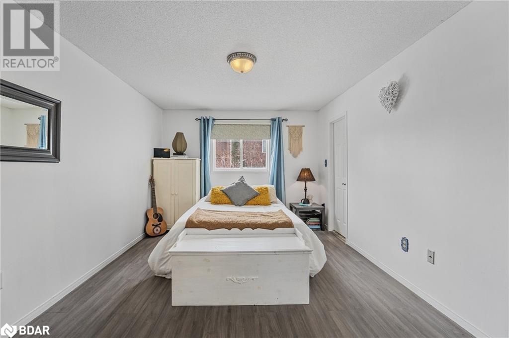 22 Dykstra Drive, Barrie, Ontario  L4N 0E2 - Photo 18 - 40702728