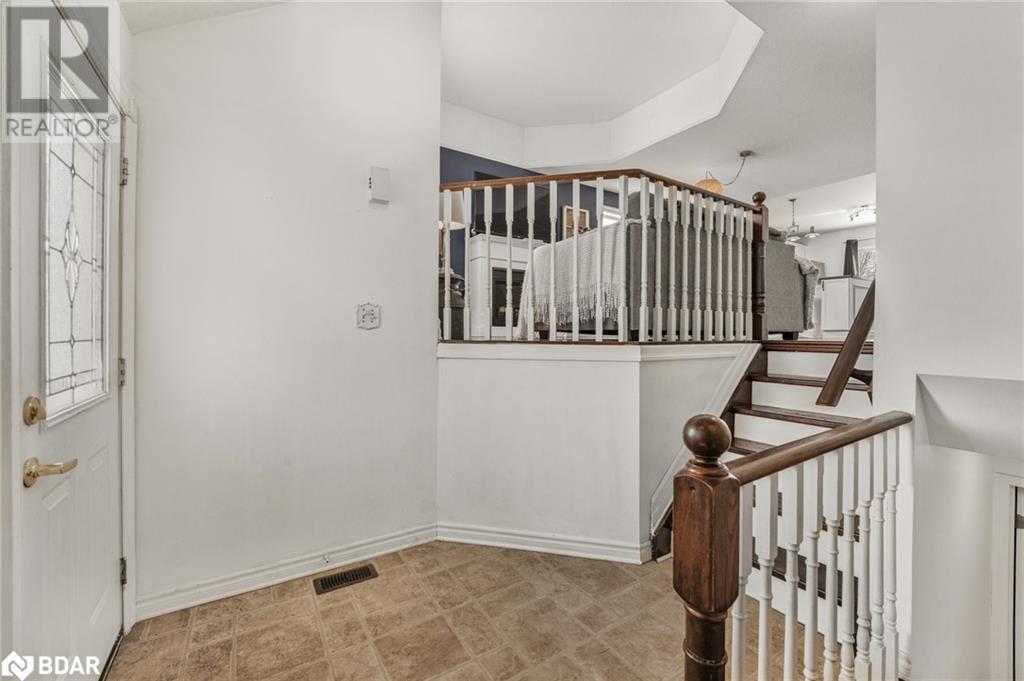 22 Dykstra Drive, Barrie, Ontario  L4N 0E2 - Photo 4 - 40702728