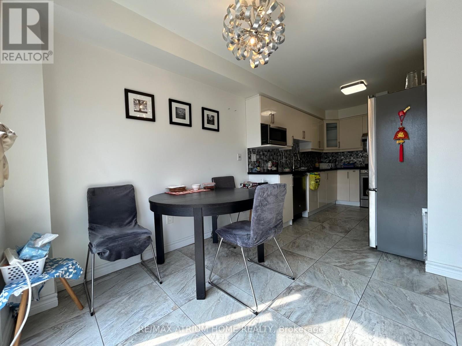 3077 Hawktail Crescent, Mississauga, Ontario  L5M 6W8 - Photo 2 - W12205665