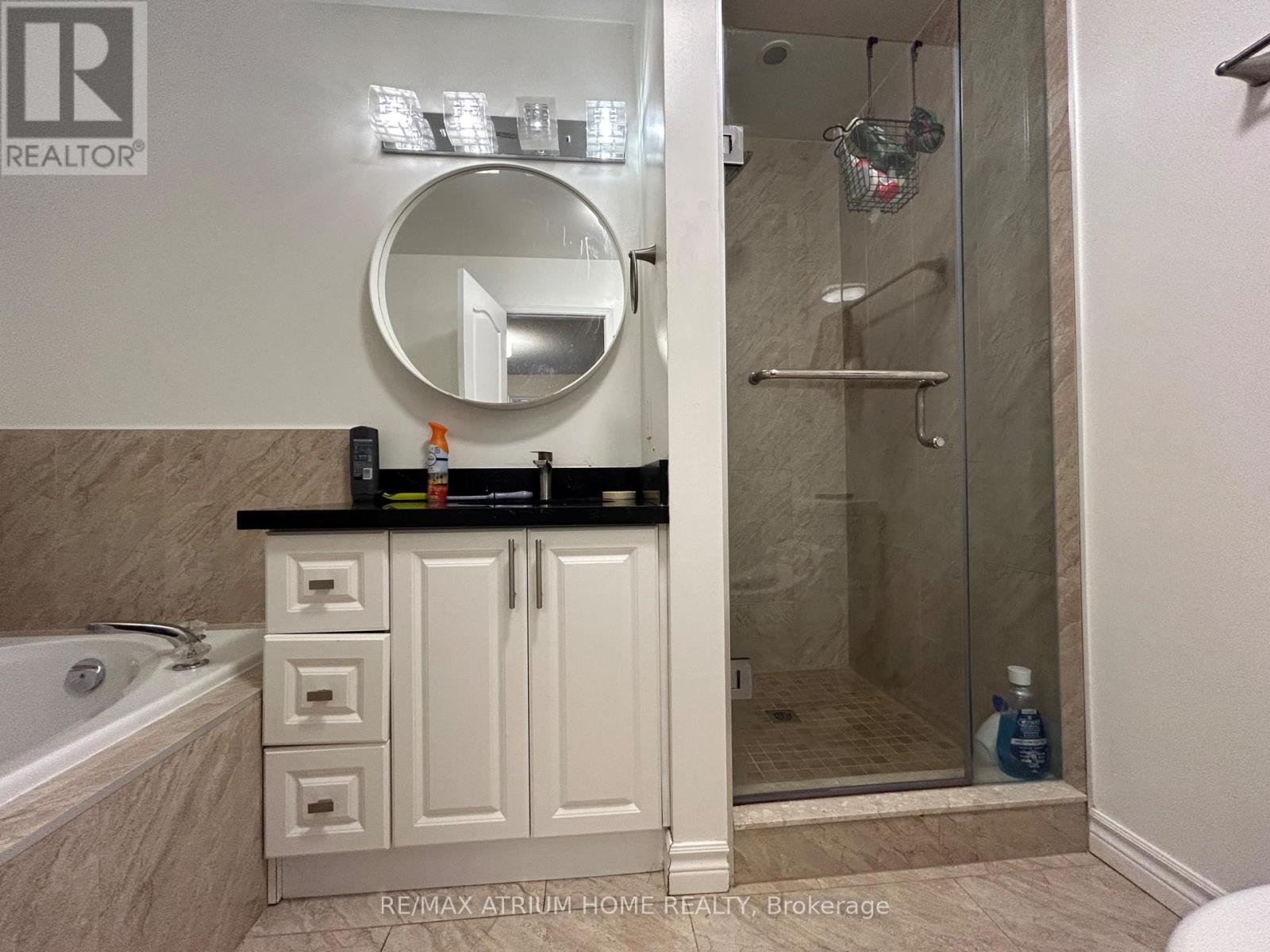 3077 Hawktail Crescent, Mississauga, Ontario  L5M 6W8 - Photo 3 - W12205665
