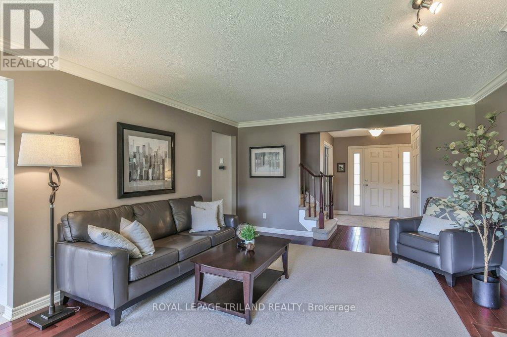 896 Cranbrook Road, London South, Ontario  N6K 4W8 - Photo 8 - X12096971
