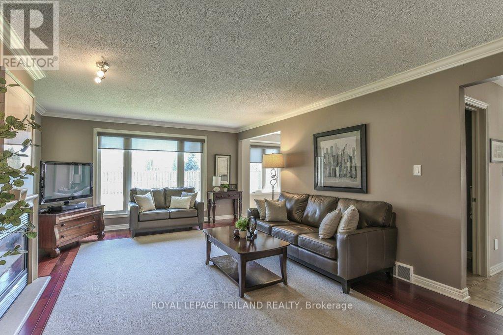 896 Cranbrook Road, London South, Ontario  N6K 4W8 - Photo 6 - X12096971