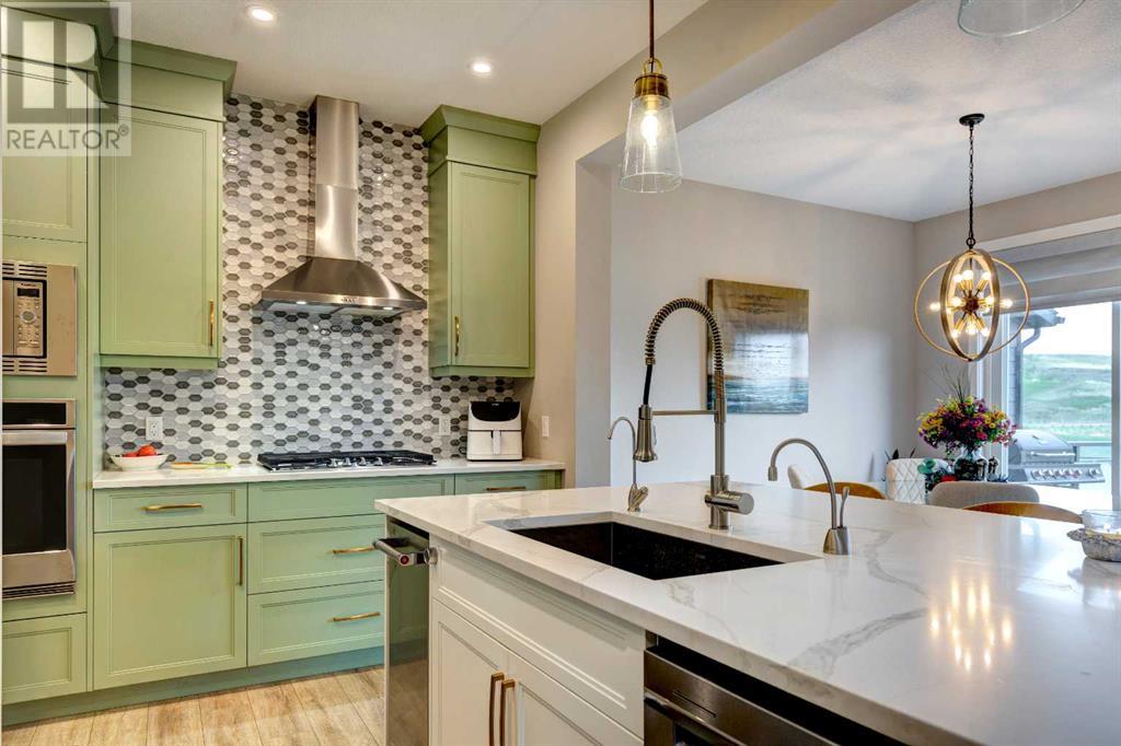 Property at 144 Cranbrook Gardens SE image 4