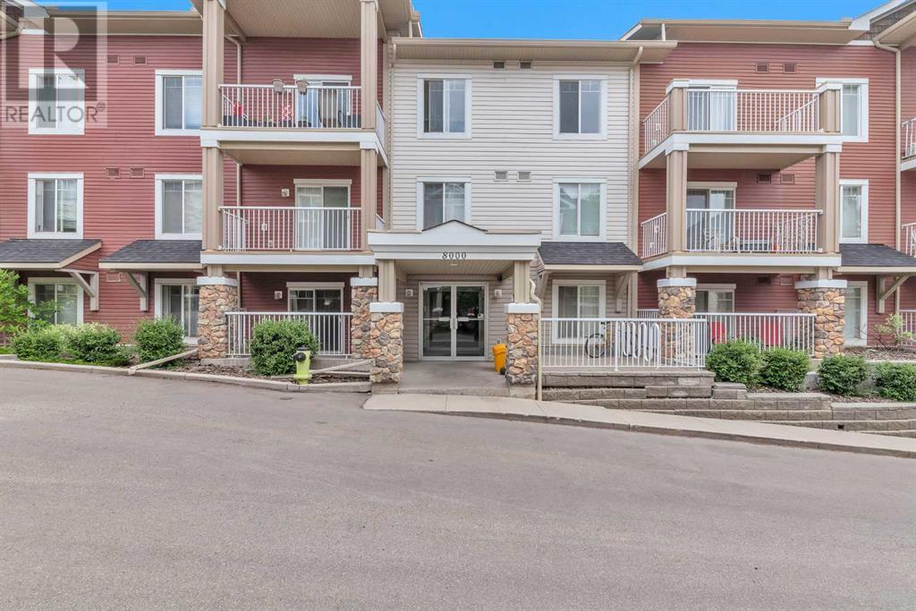 Property at 8104, 70 Panamount Drive NW image 4