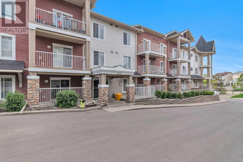 Property at 8104, 70 Panamount Drive NW image 5