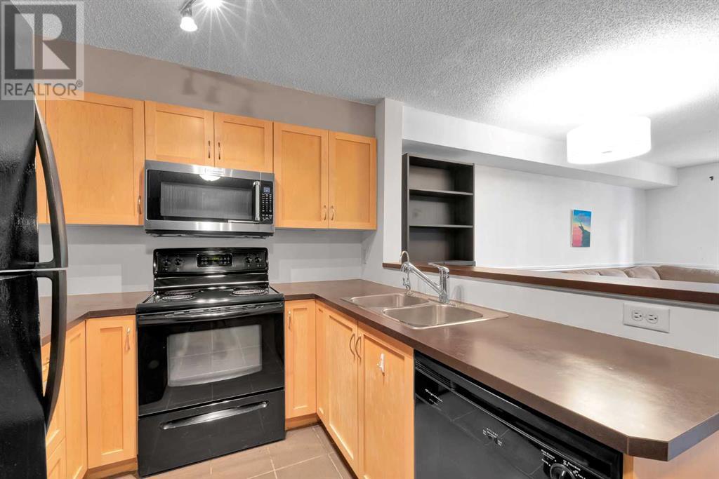 Property at 8104, 70 Panamount Drive NW image 1