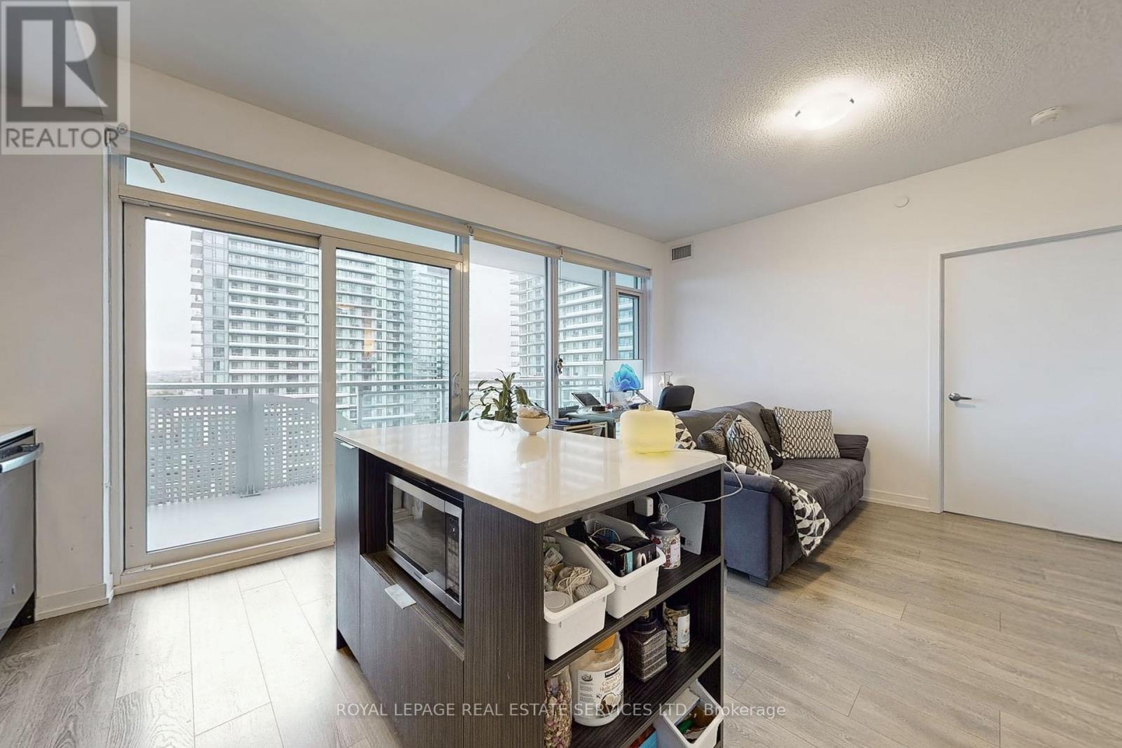 718 - 2520 Eglinton Avenue W, Mississauga, Ontario  L5M 0Y4 - Photo 12 - W12178615