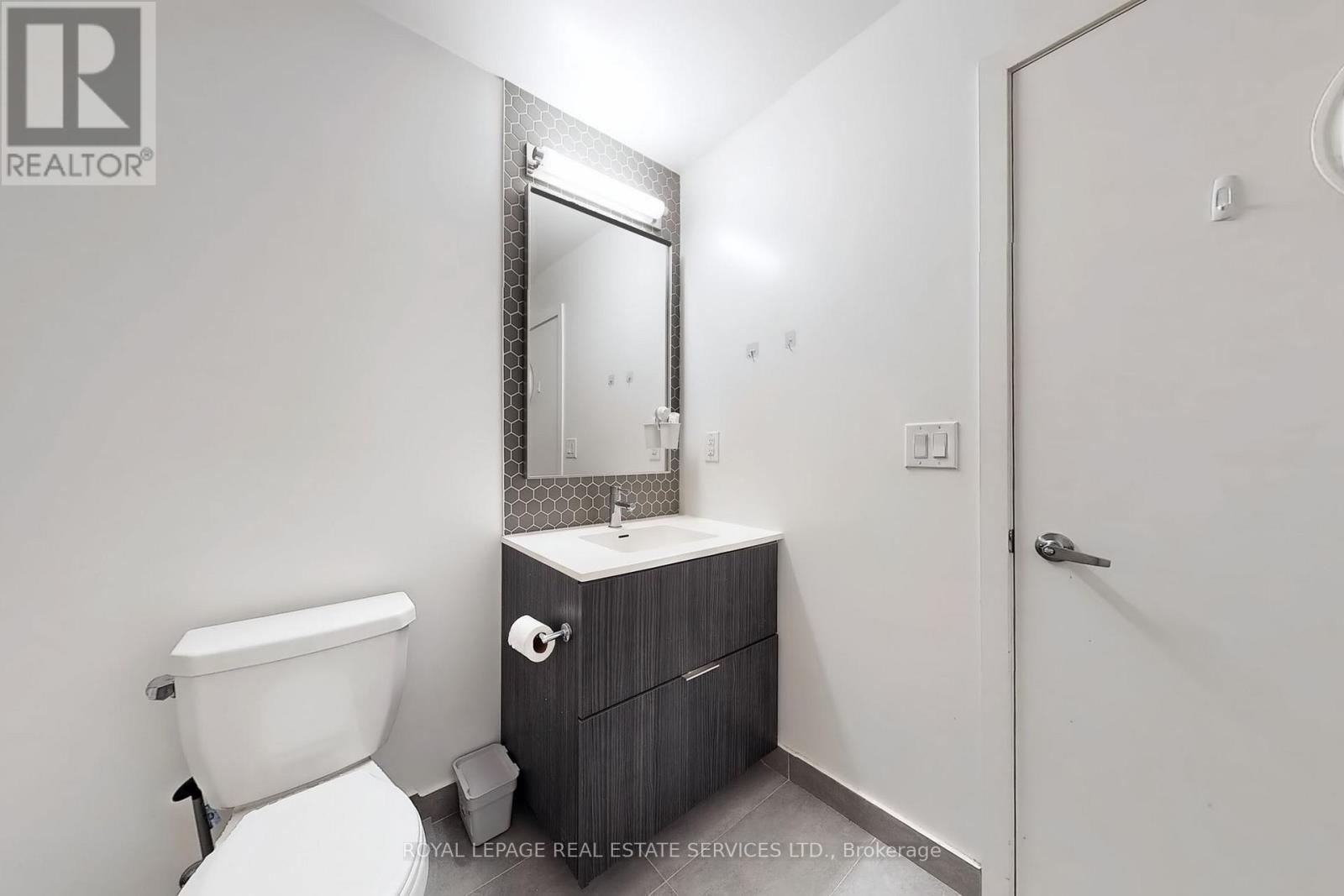 718 - 2520 Eglinton Avenue W, Mississauga, Ontario  L5M 0Y4 - Photo 23 - W12178615