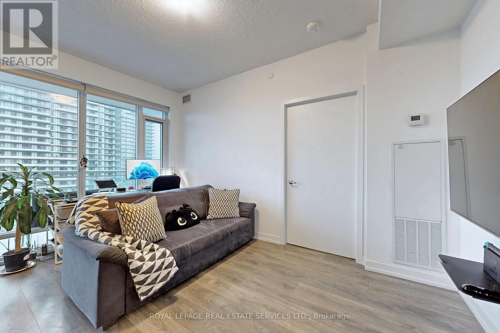 718 - 2520 Eglinton Avenue W, Mississauga, Ontario  L5M 0Y4 - Photo 6 - W12178615