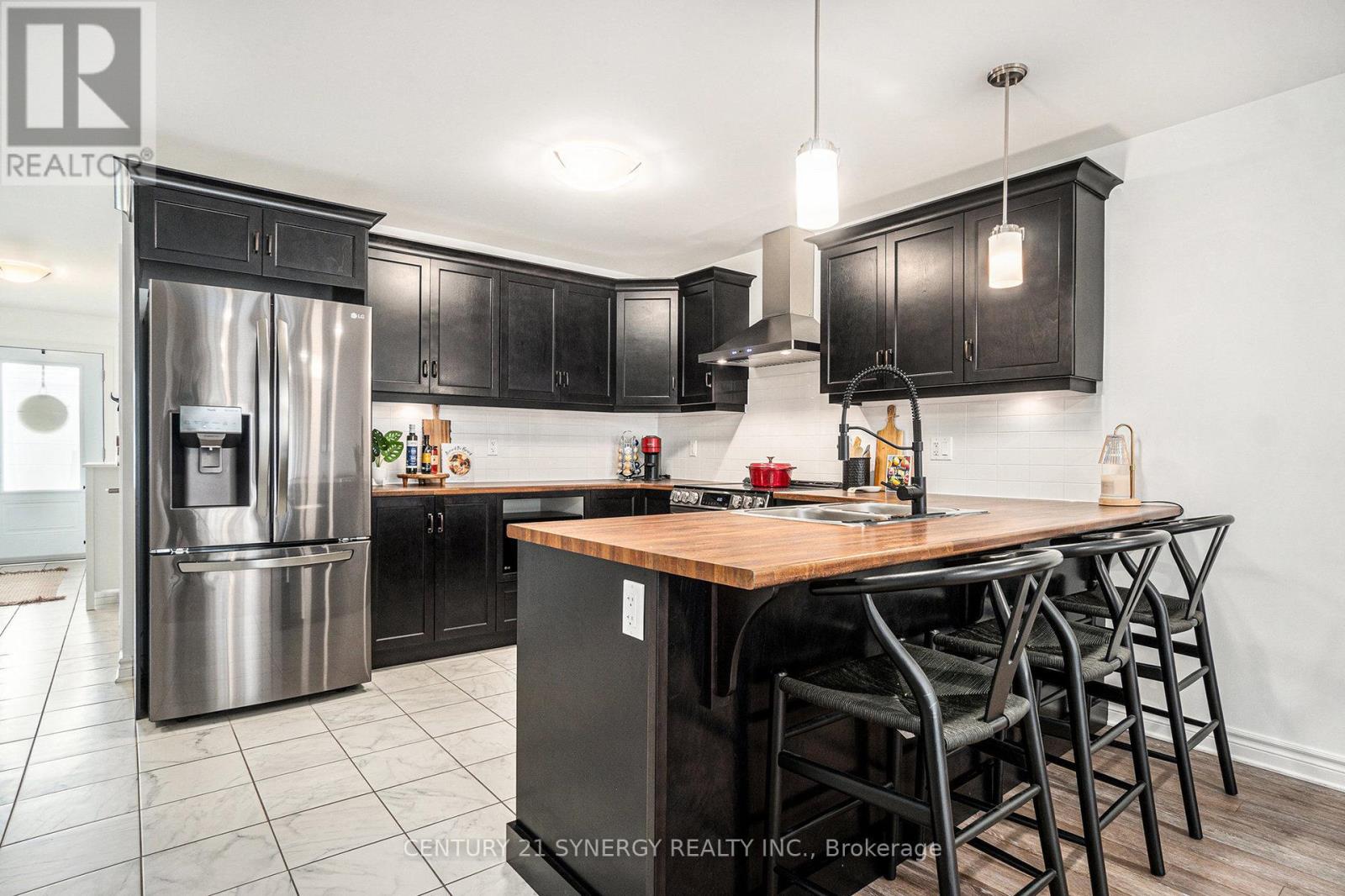 110 Seabert Drive, Arnprior, Ontario  K7S 0K1 - Photo 8 - X12205670