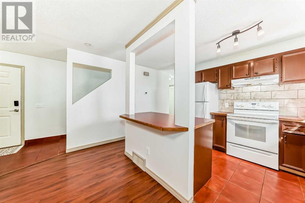 Property at 17, 6915 Ranchview Drive NW image 5