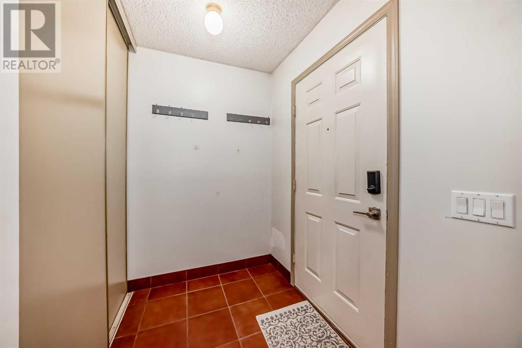Property at 17, 6915 Ranchview Drive NW image 3