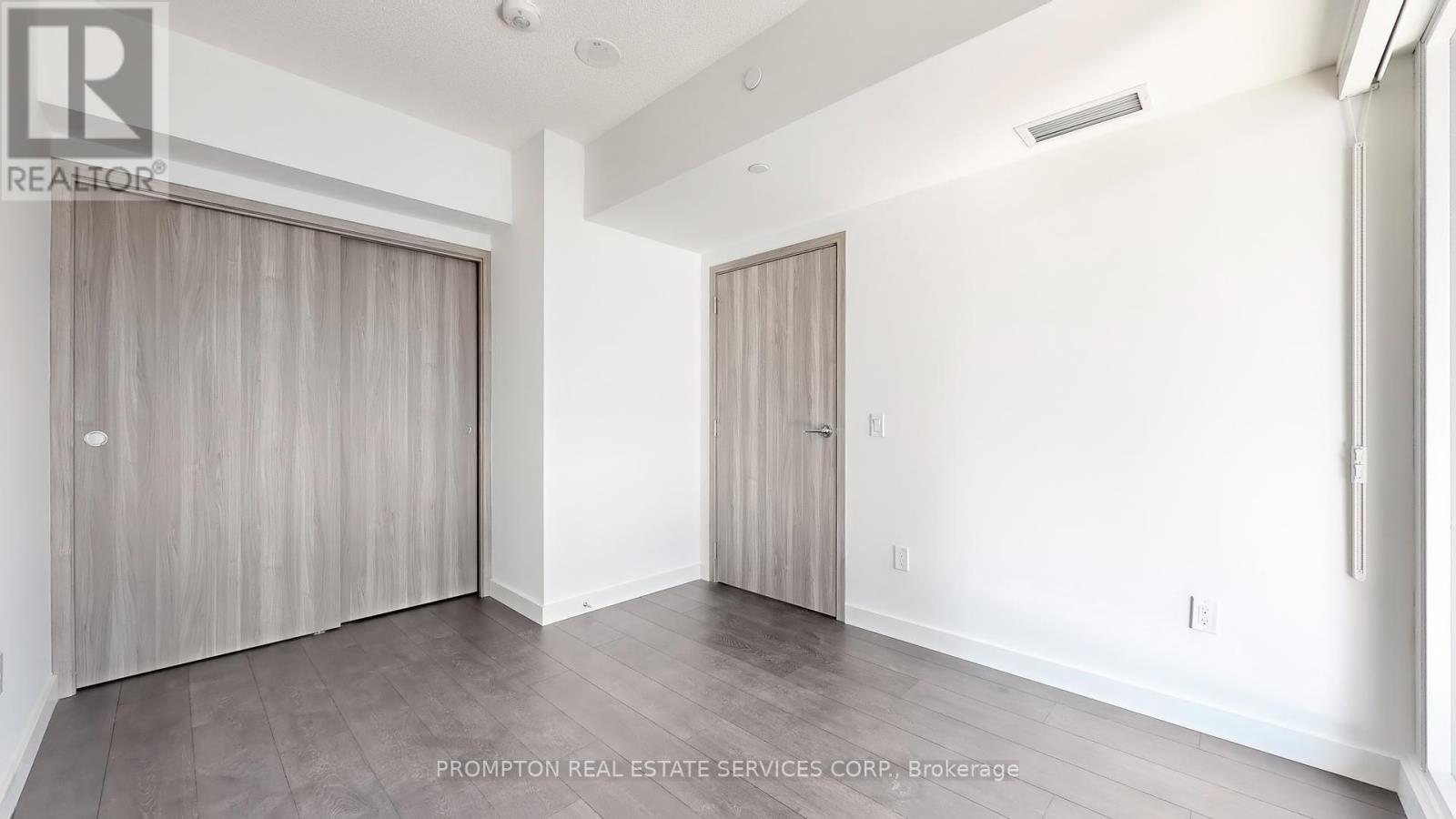 808 - 1 Concord Cityplace Way, Toronto, Ontario  M5V 0X3 - Photo 16 - C12162034